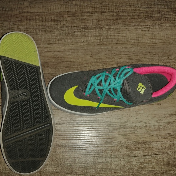 women's shoe size 7 in youth nike